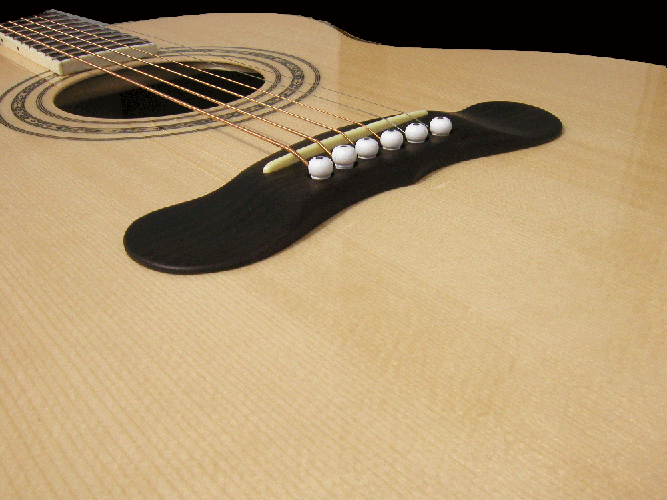 Detail vrchnej dosky gitary SONGY 2002 vyrobenej majstrom Martinom Klemom